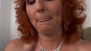 Ginger cougar is a squirter