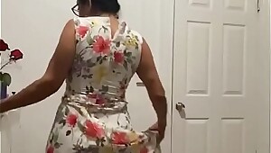 Anna Maria Mature Latina making love to her fans behind the scenes look